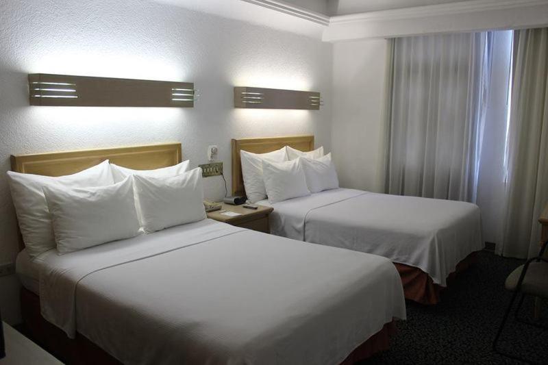 Hotel Monterrey Macroplaza Chambre photo